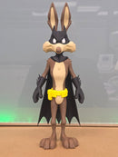Boneco Wile E. Coyote as Batman