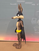 Boneco Wile E. Coyote as Batman